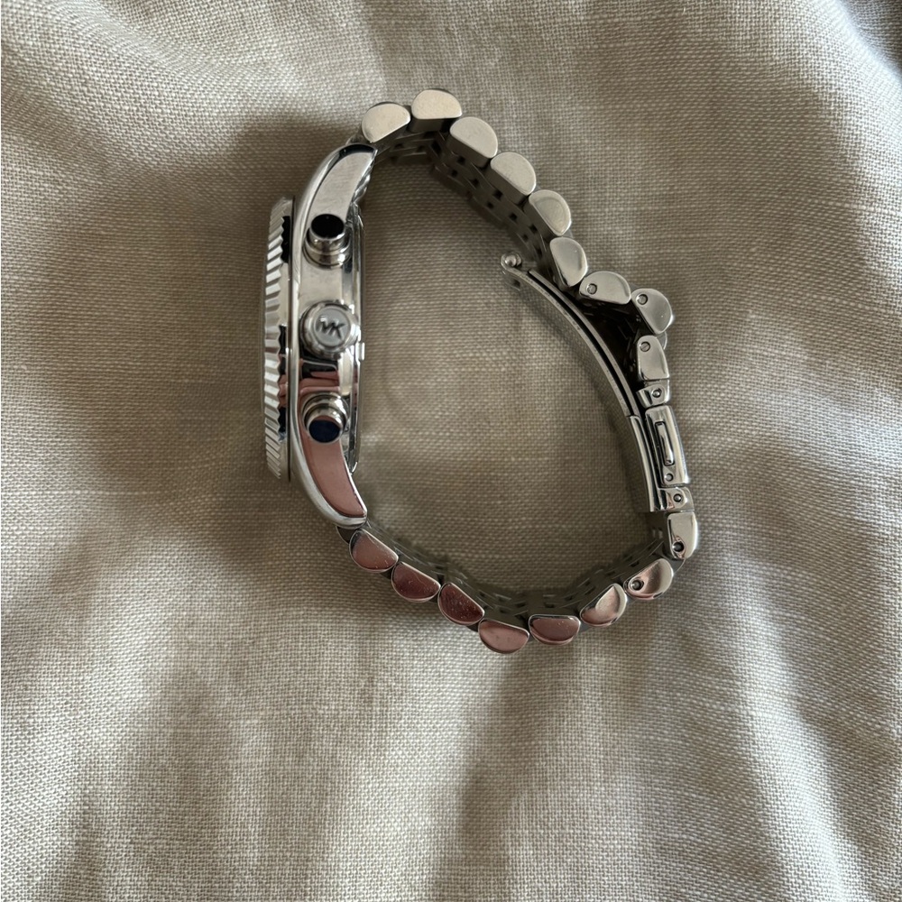 Michael Kors Watch - Picture 6 of 7